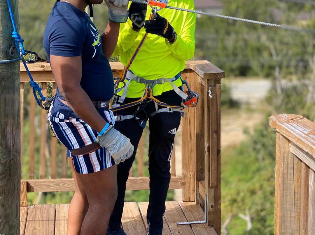 Pirate's Cove Zip Line and Water Park-弗里波特必去景点