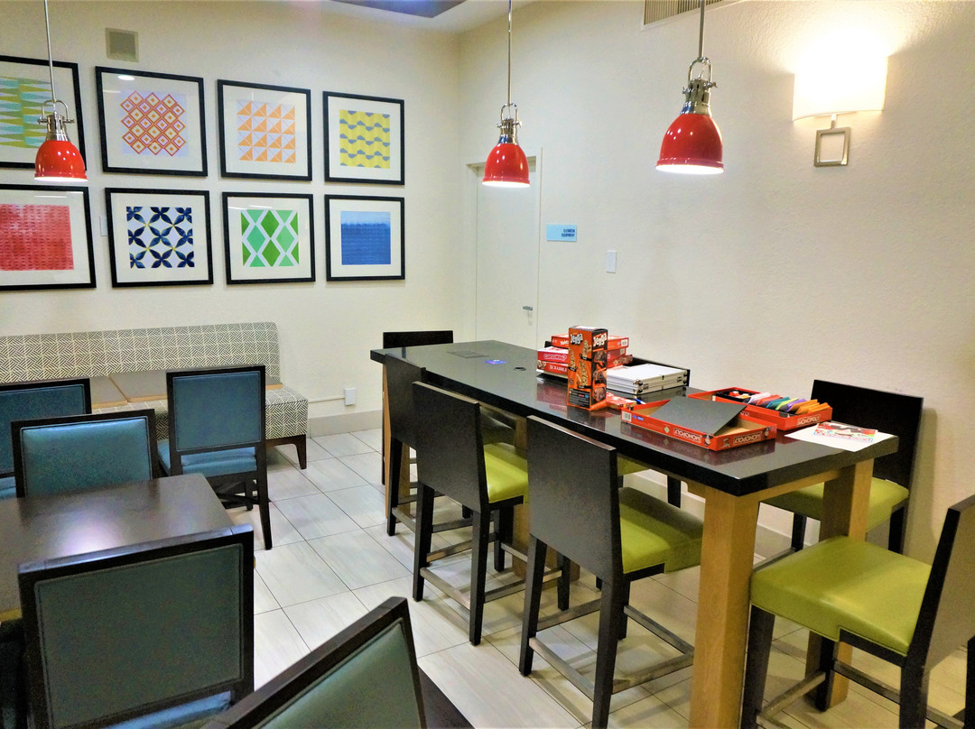 Holiday Inn Express & Suites Arcata/Eureka-Airport Area by IHG主图