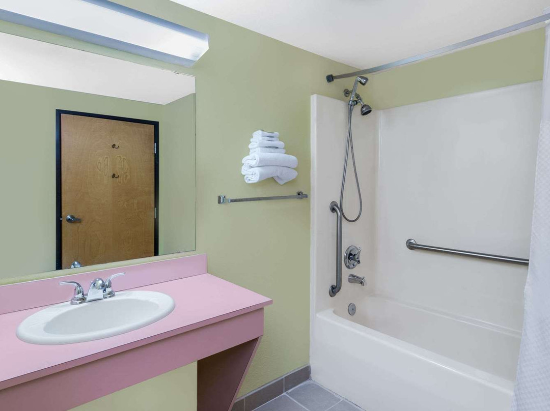 牛顿戴斯酒店主图