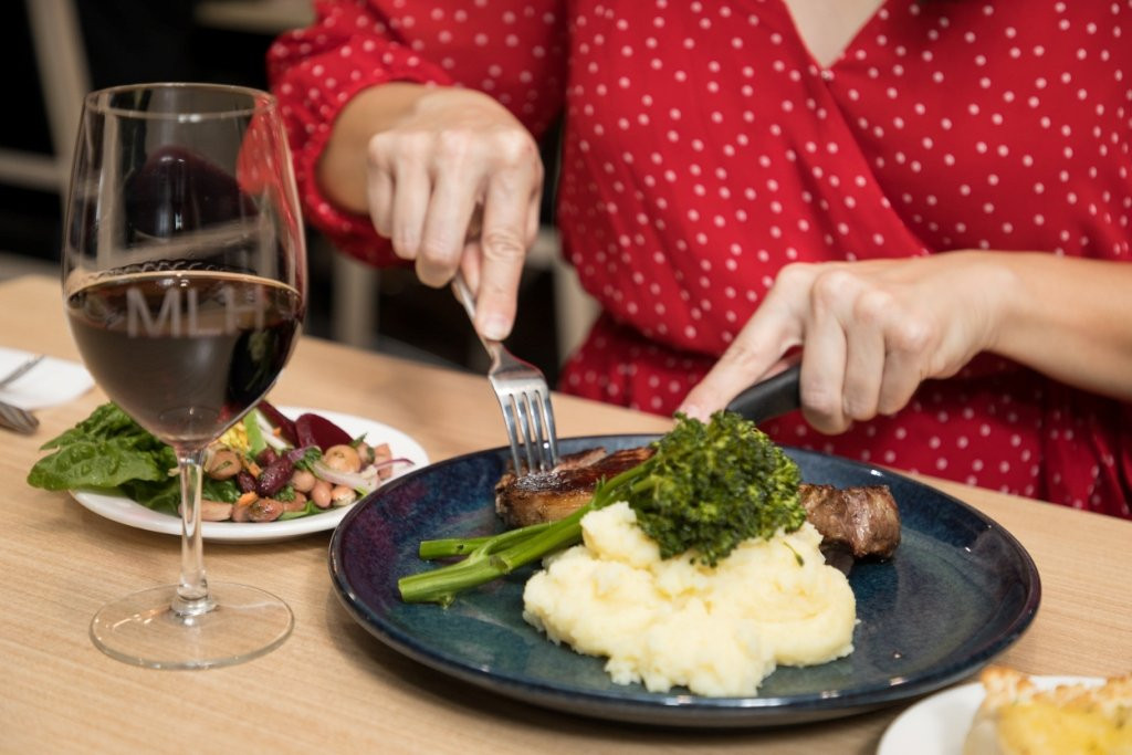 莫森湖区酒店主图