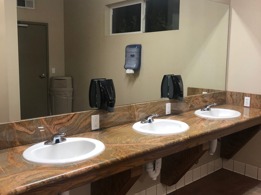 Bakersfield River Run RV Park主图