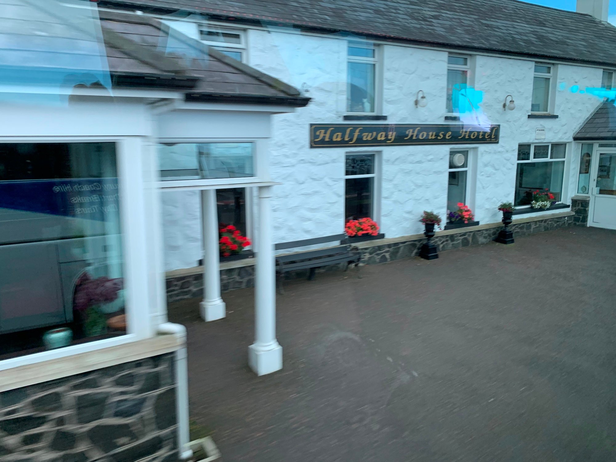 Halfway House Hotel-官方