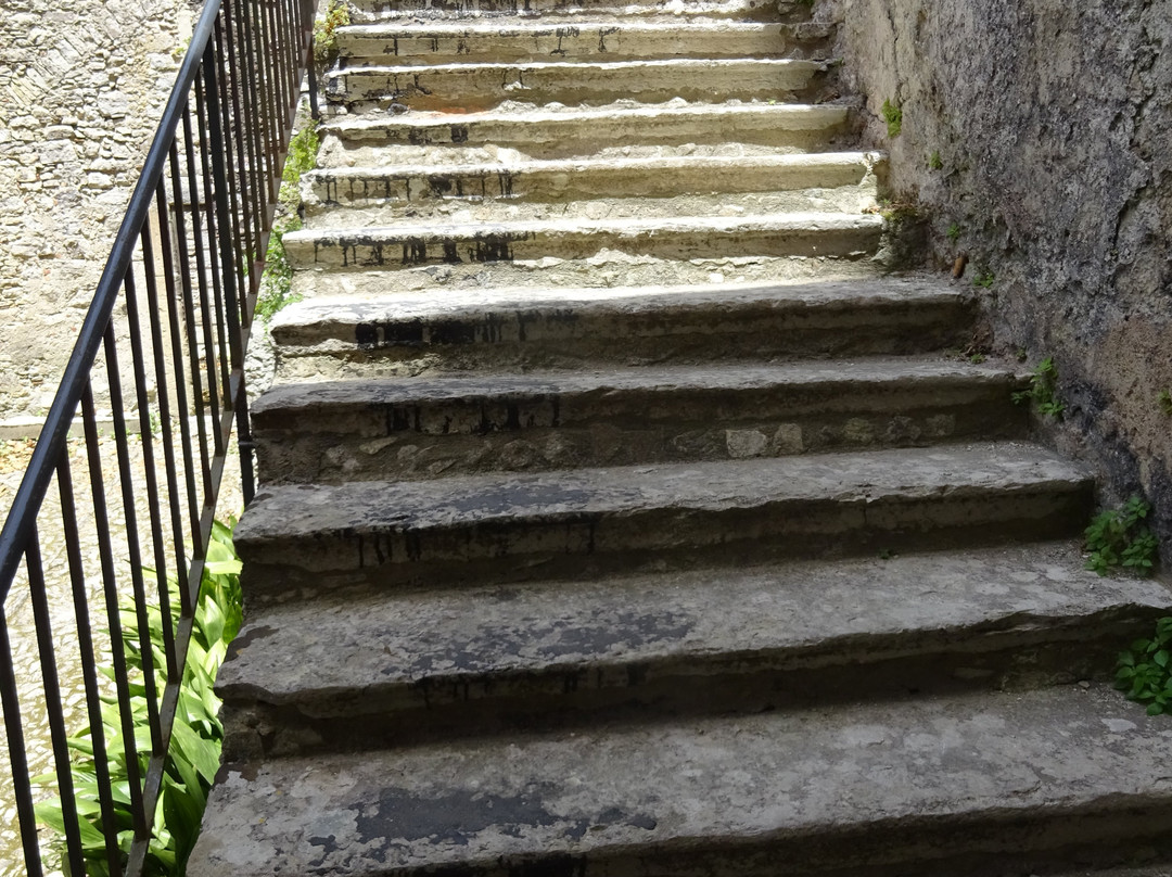 I Ruderi del Monastero del Santissimo Salvatore-埃里切必去景点