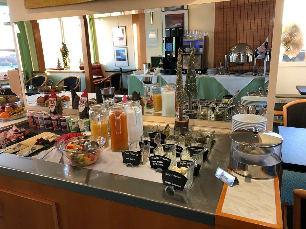 克雷菲尔德花园酒店主图