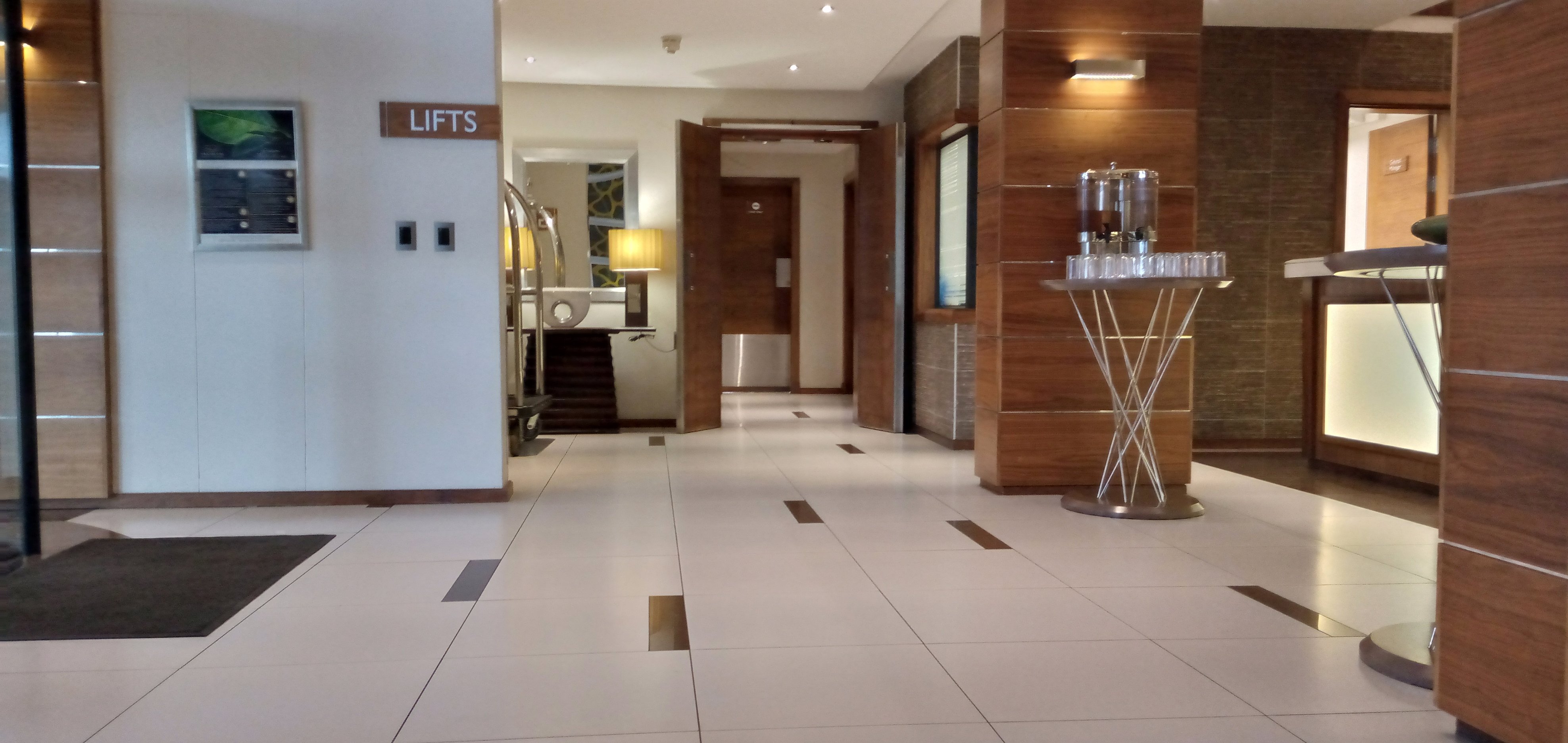Premier Hotel Midrand-浴室