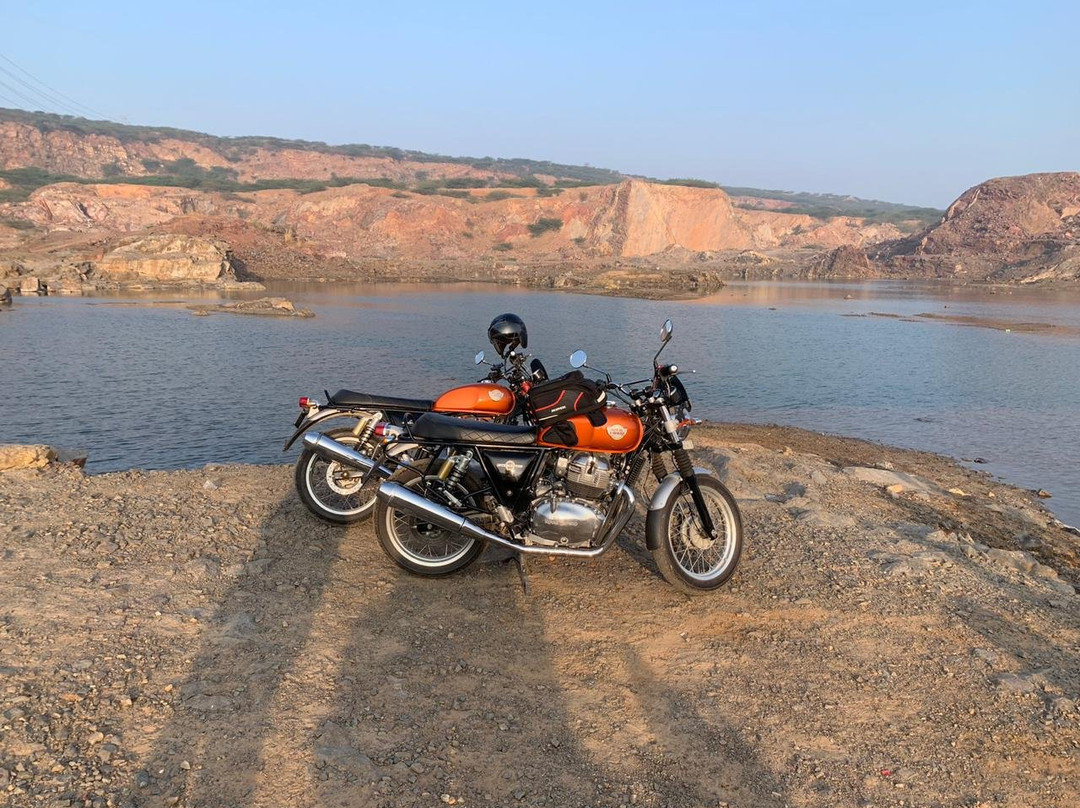 Panikot Lake景点图片