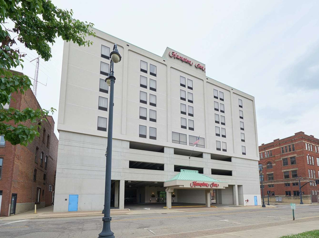 Hampton Inn Massillon主图