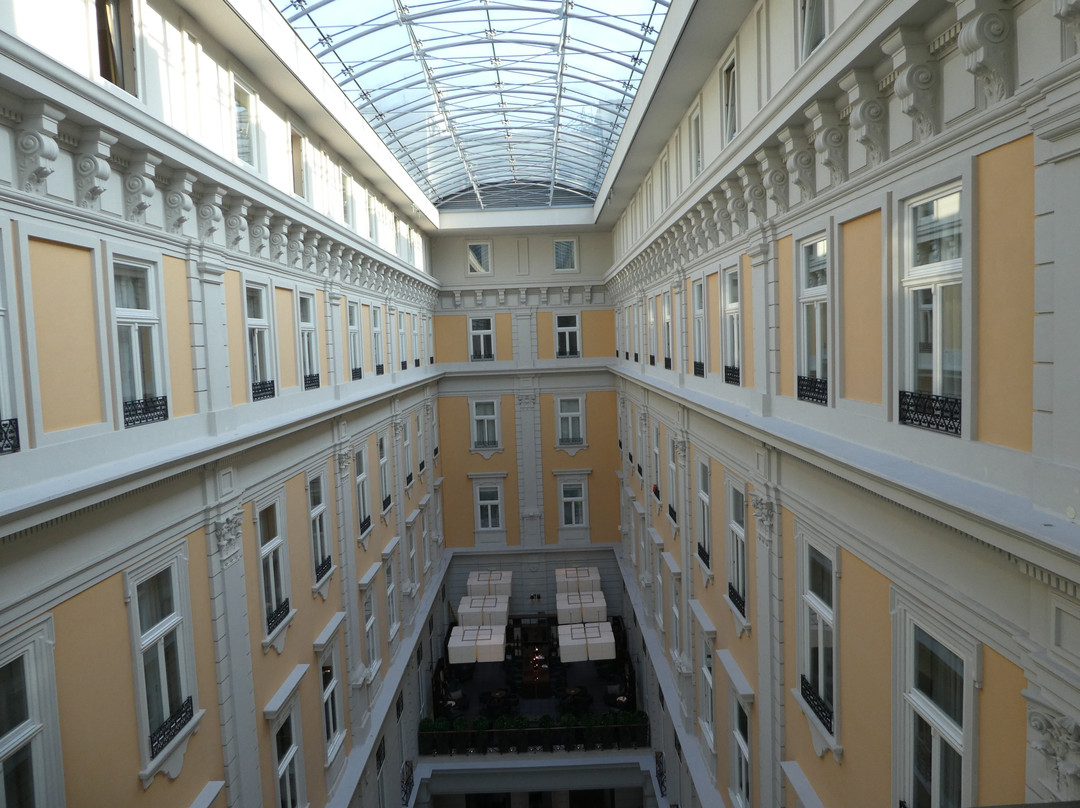 科林西亚布达佩斯酒店主图