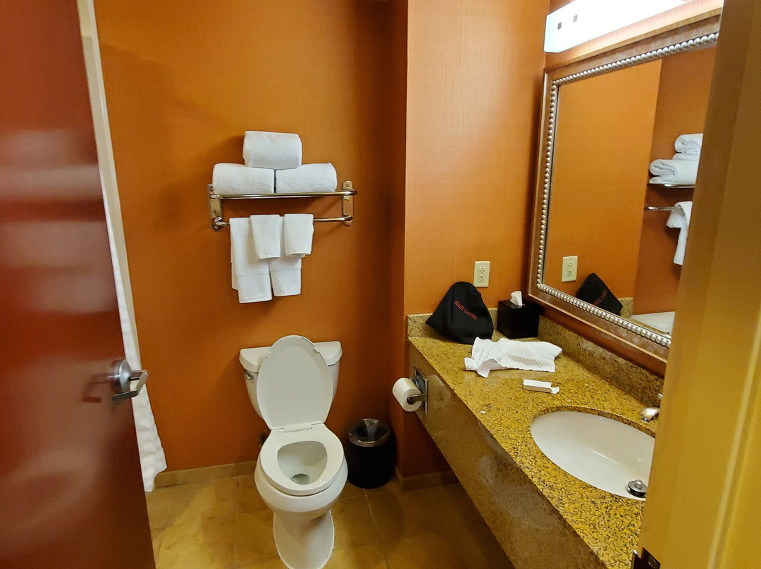 Embassy Suites by Hilton Hampton Convention Center主图