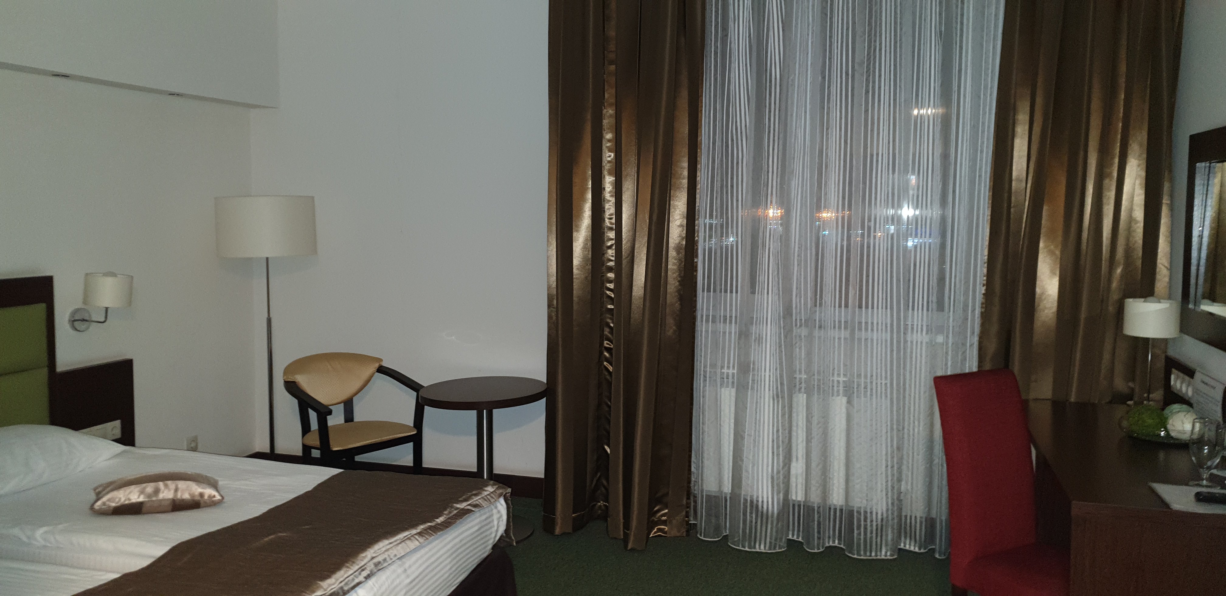 Iskra Hotel-官方