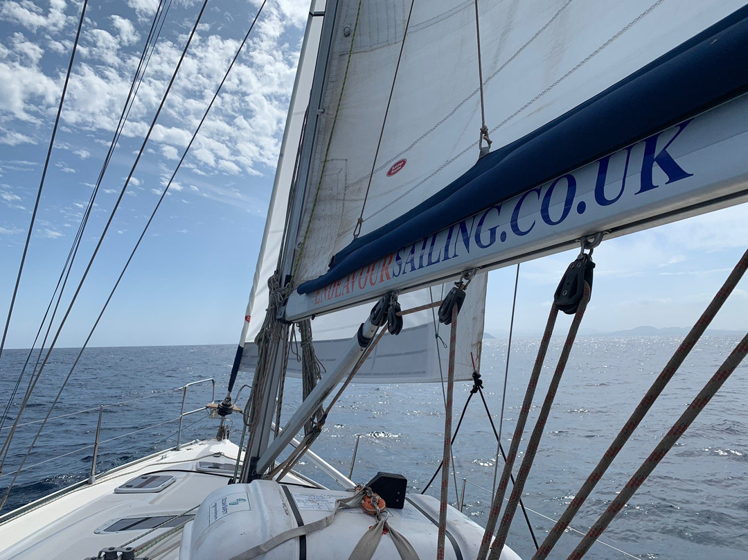 Endeavour Sailing-卡拉罗港口必去景点