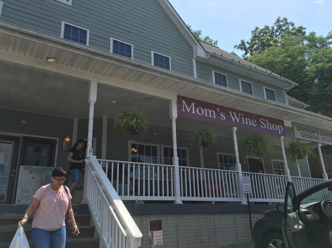 Mom's Wine Shop景点图片