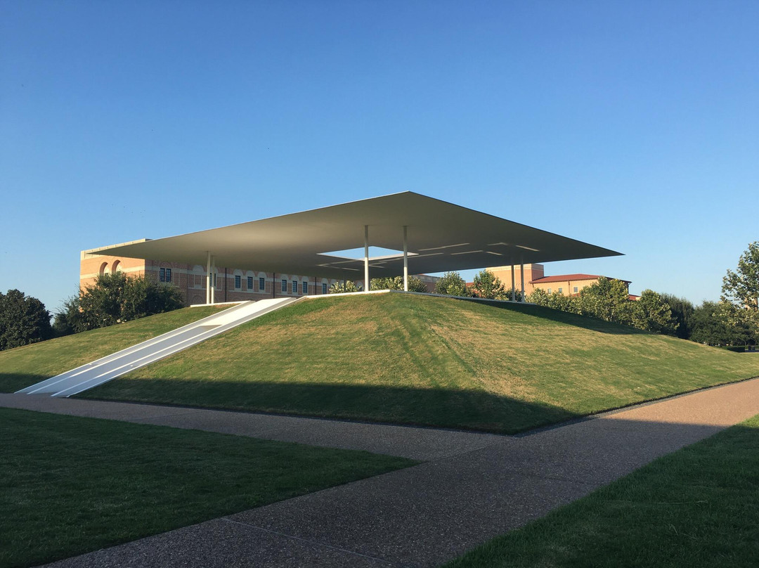 West University Place旅游景点-James Turrell's Twilight Epiphany Skyscape