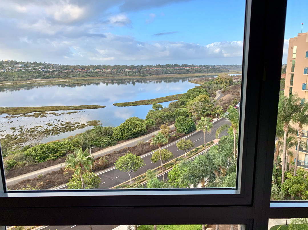 纽波特海滩万豪湾景酒店主图