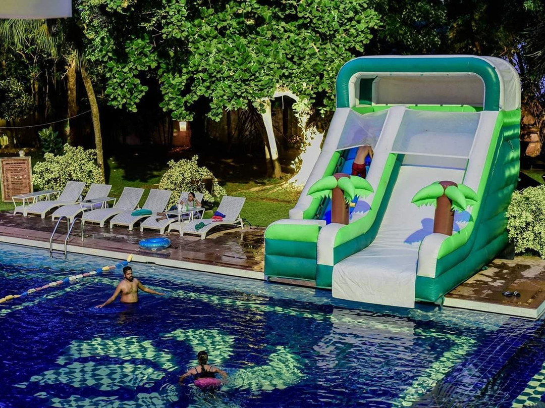 Yoho Beach De Saram Place主图