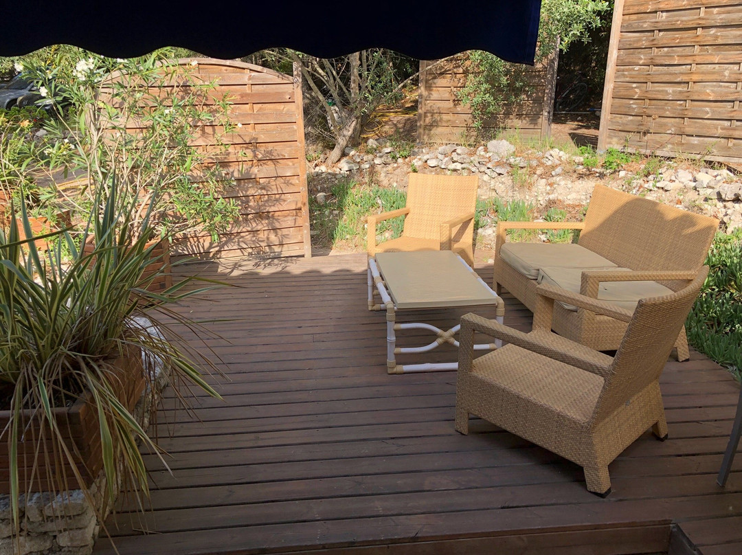 Residence A Trama主图