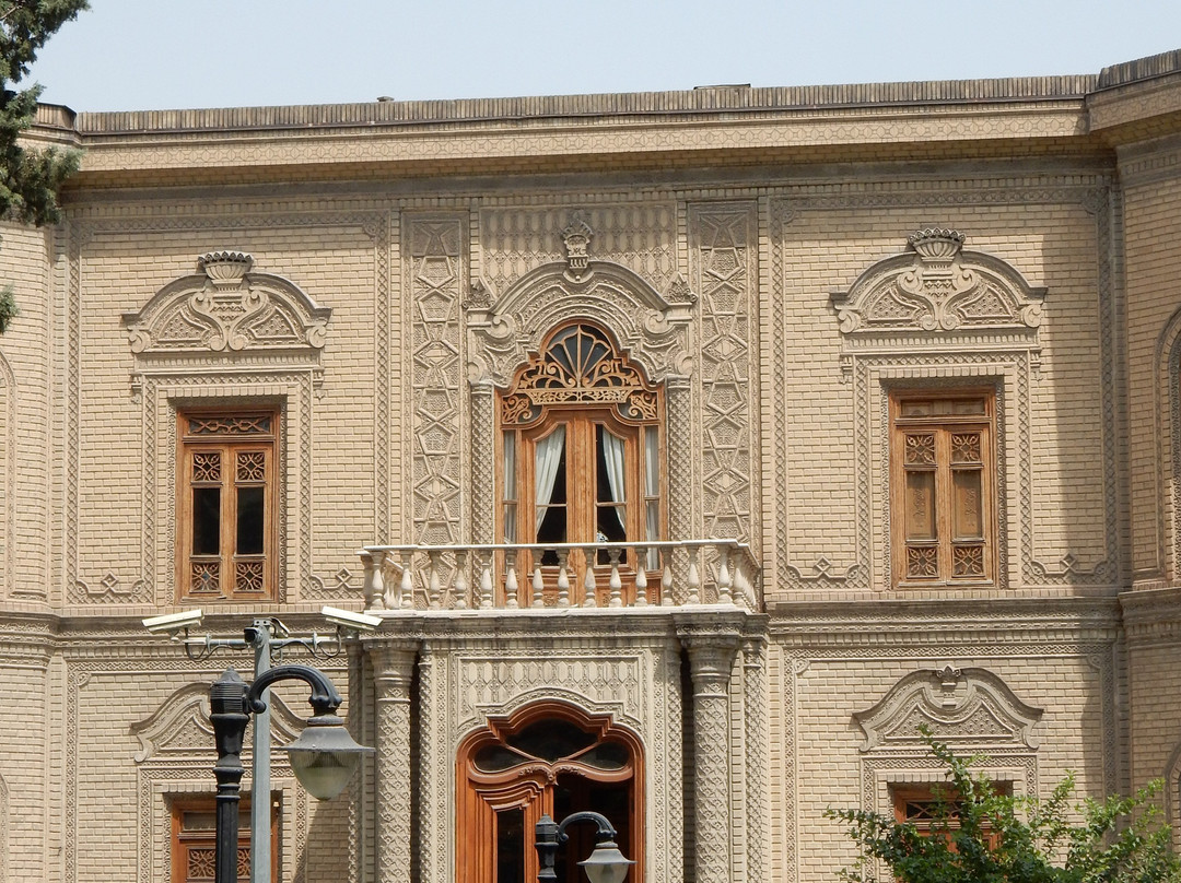 Glassware and Ceramic Museum of Iran景点图片