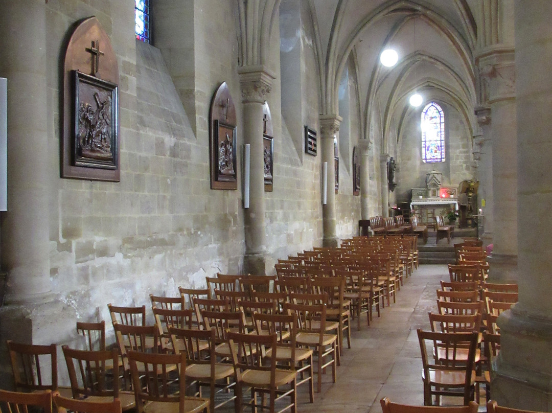 Paroisse Saint-Christophe-克雷泰伊必去景点