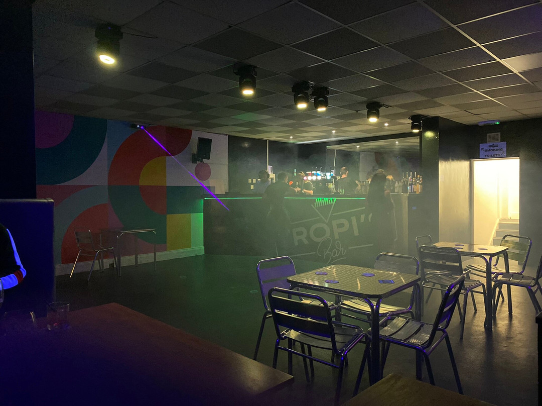 Tropi's Bar