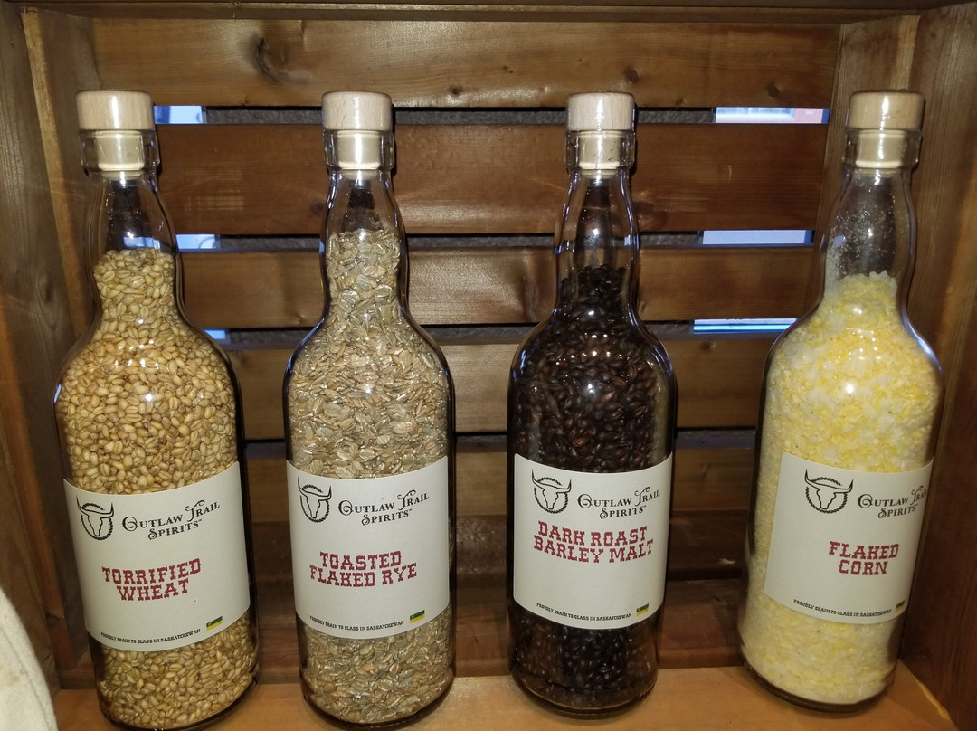 Outlaw Trail Spirits Distillery-里贾纳必去景点