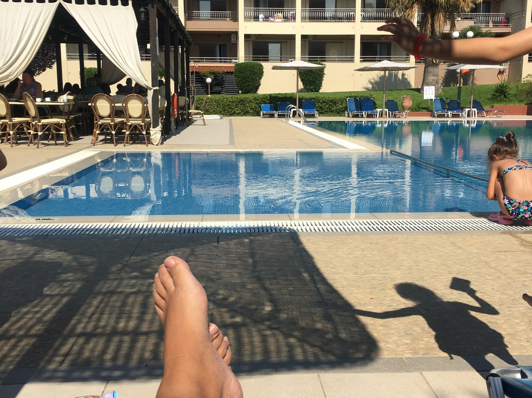 卡里维斯度假酒店主图