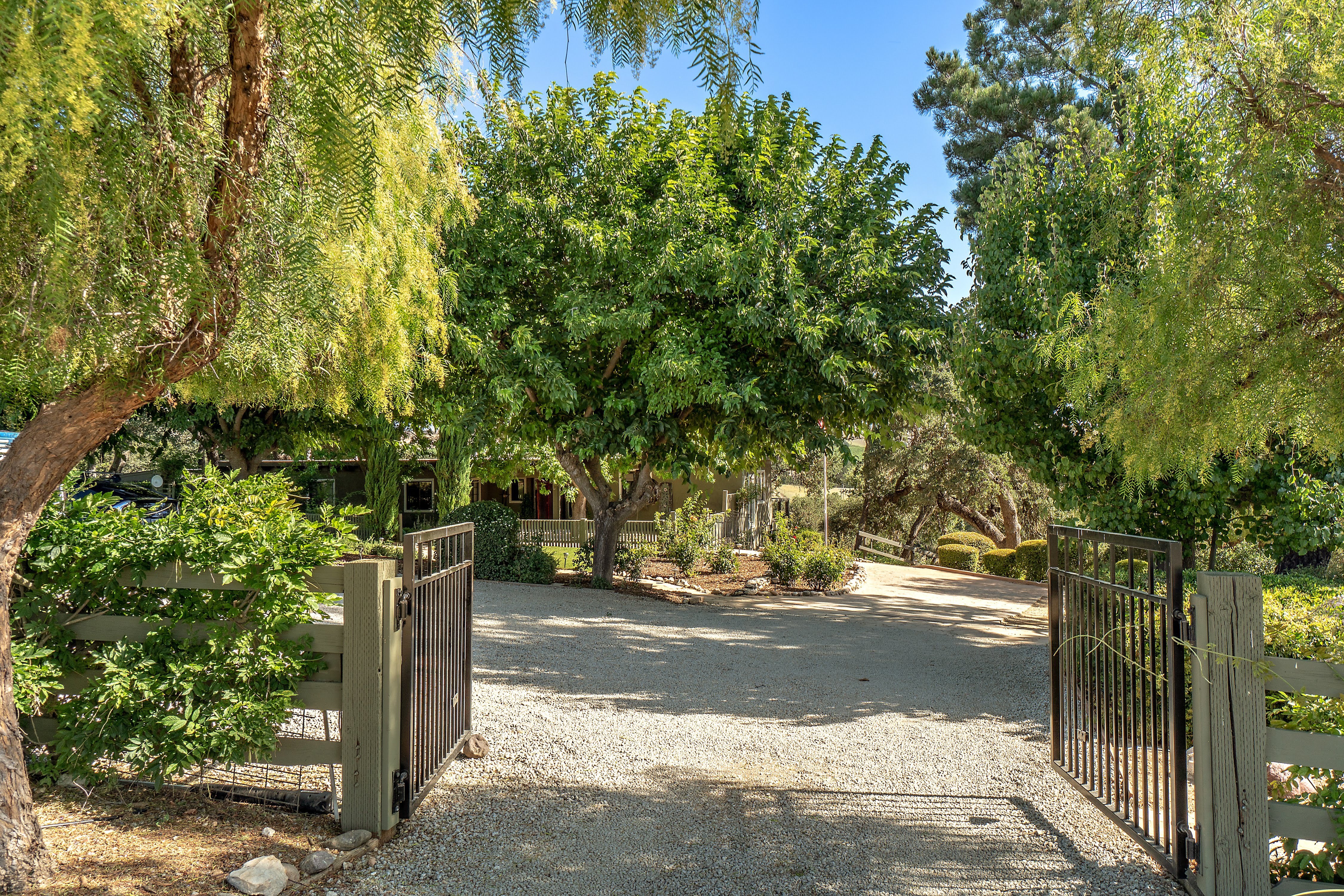 Kindred Oak Farm-官方