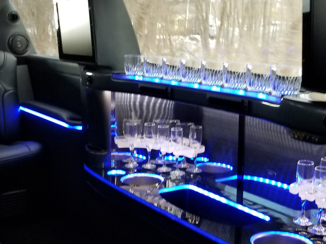 Raffi's Limousine Service景点图片
