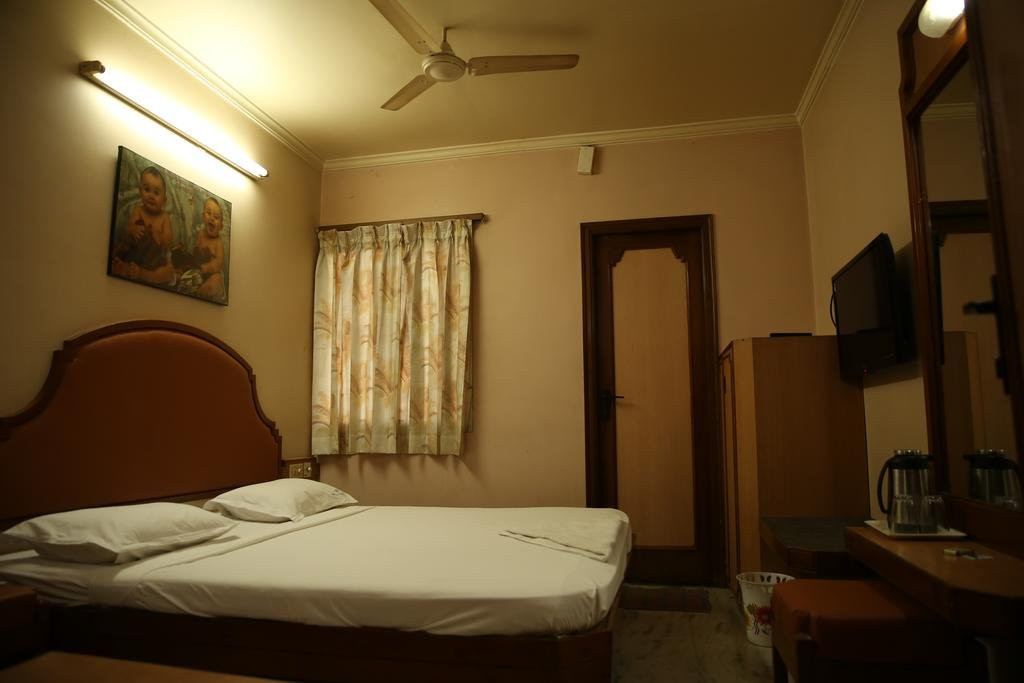 Valluvar Hotel主图