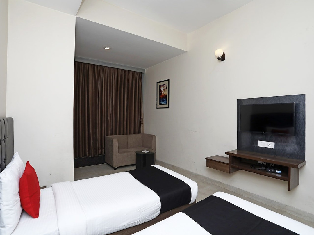 Capital O 3831 Jade Inn主图