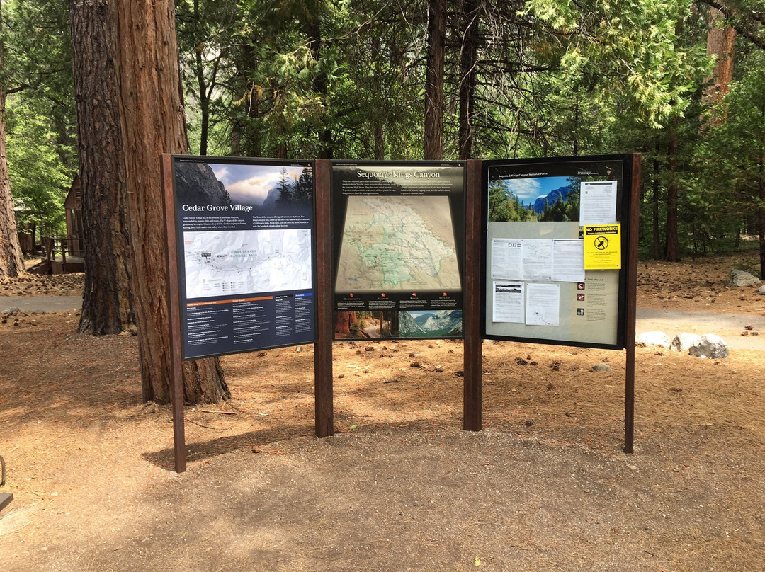 Cedar Grove Visitor Center-Hume必去景点
