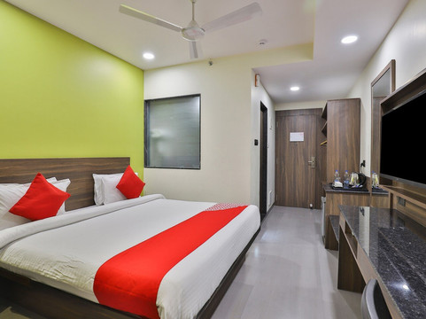 OYO 23338 Genx Surat主图