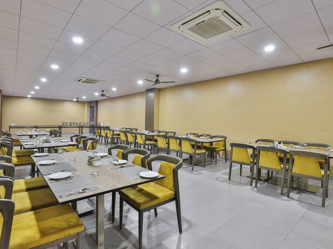 OYO 23338 Genx Surat主图