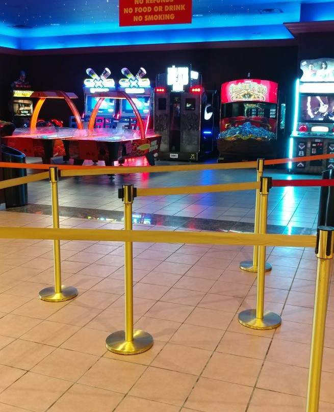 Cinemark Seven Bridges and IMAX-Woodridge必去景点