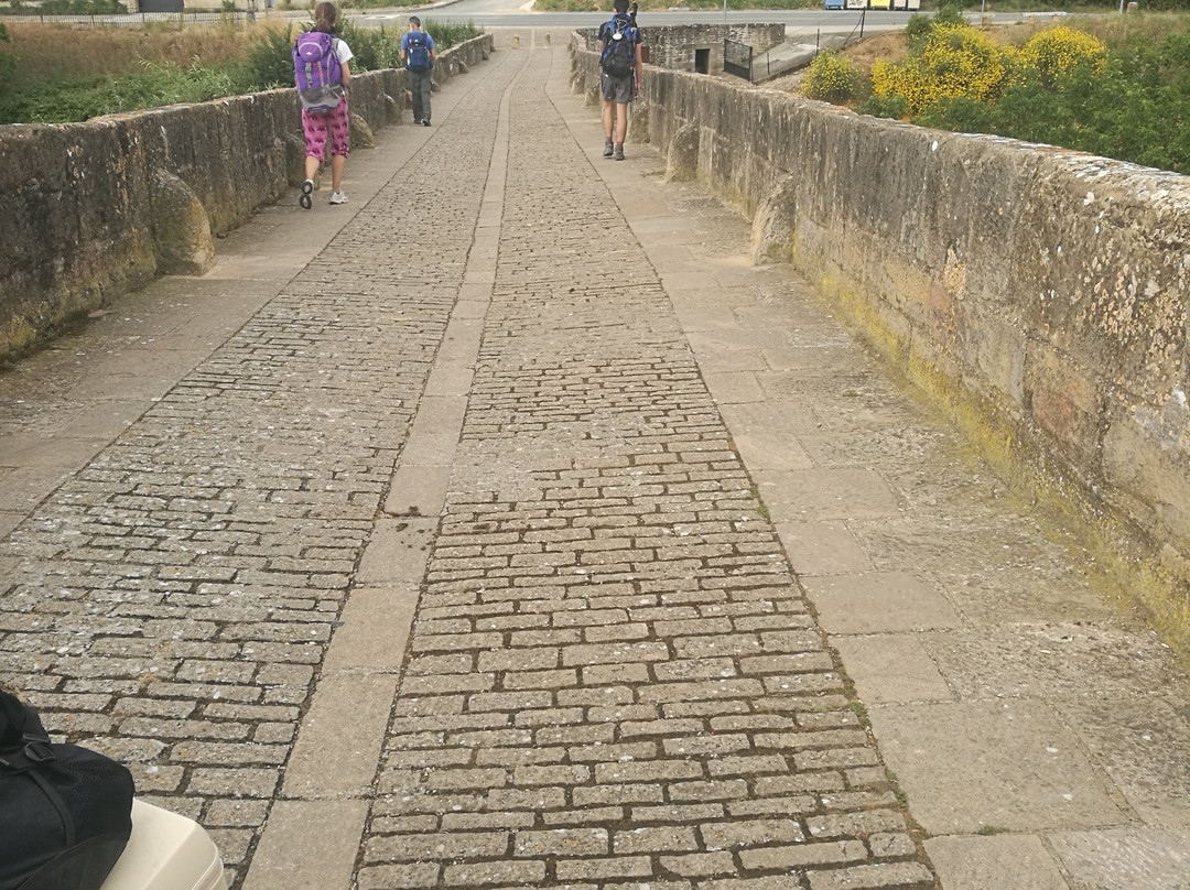 Puente Romanico-Puente la Reina必去景点