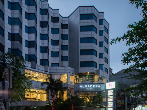 Almadera Hotel Makassar主图