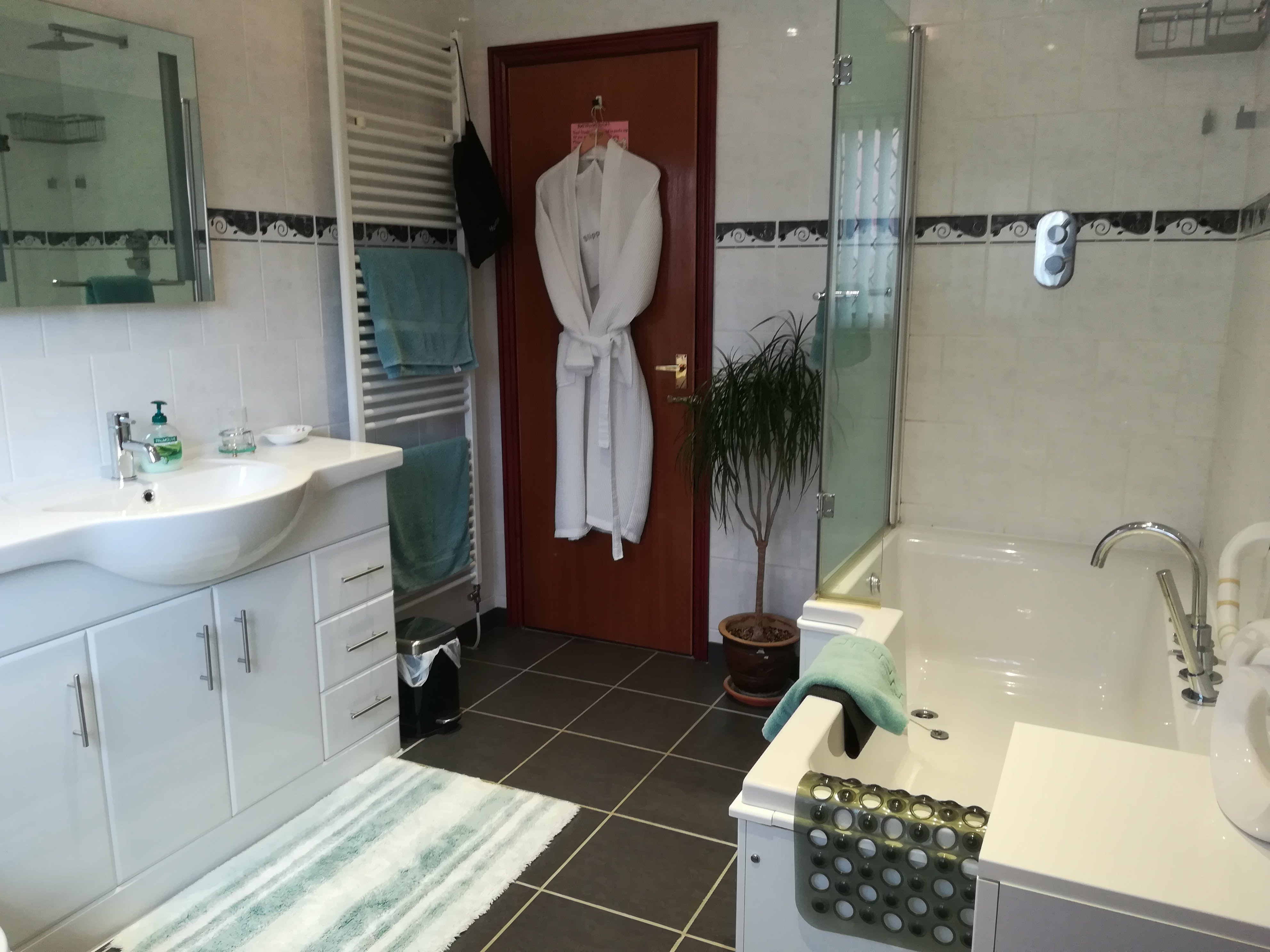 Finjaro Guesthouse-浴室