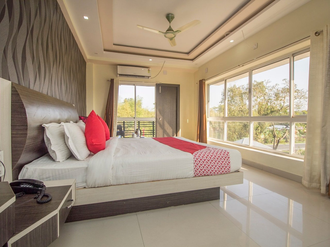 Hotel Debrani International主图