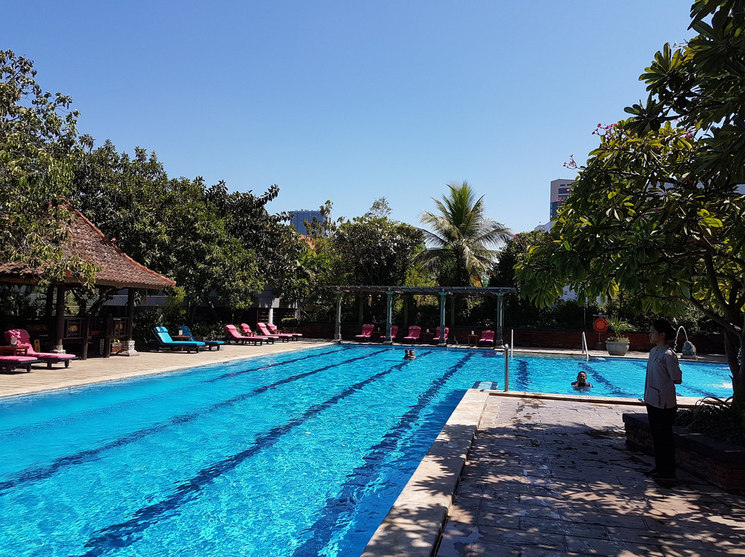 泗水布米大酒店主图