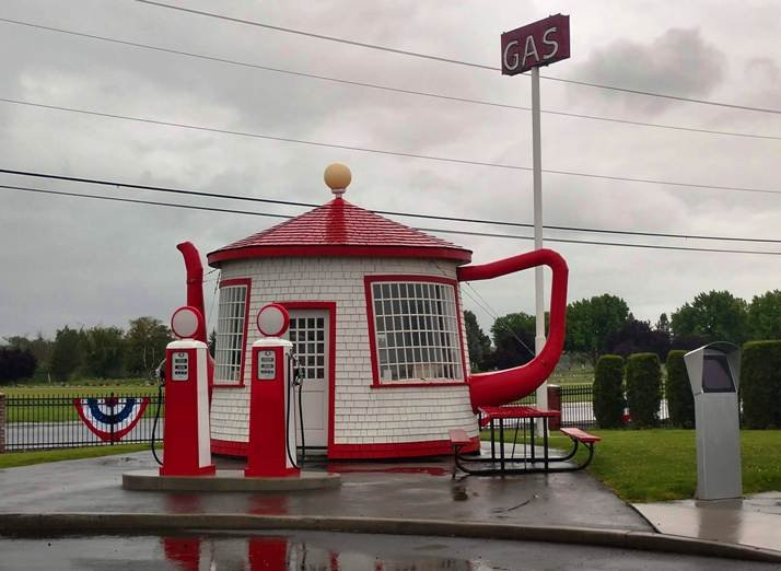 The teapot Dome Gas Station景点图片