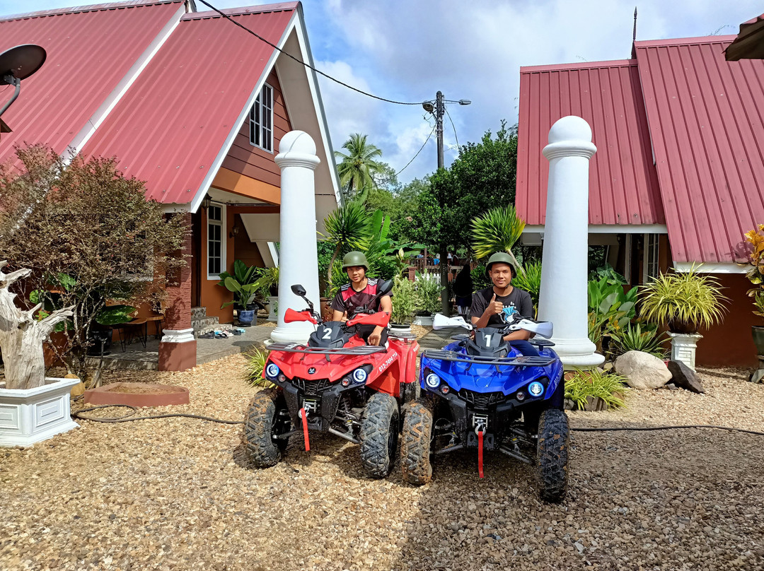 Twin Mutiara Chalet Machang