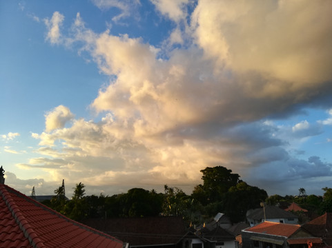 塞米亚克狂潮酒店主图