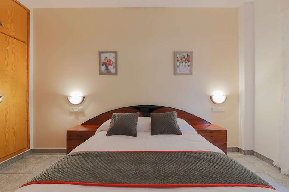 Hostal Montserrat主图