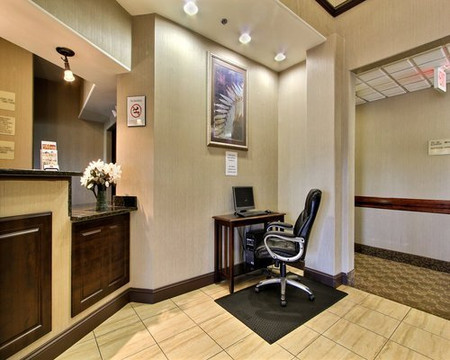 普勒白玉兰套房酒店主图