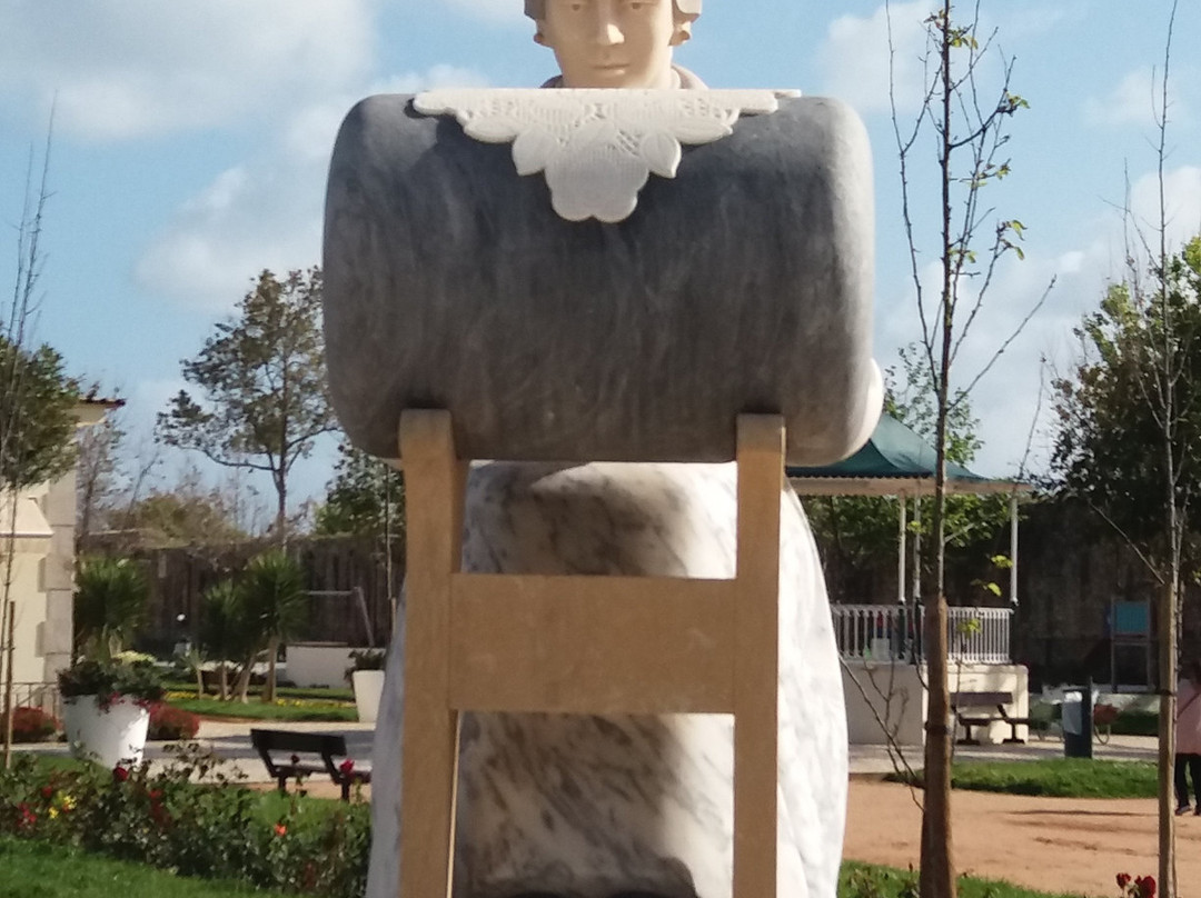 Monumento à Rendilheira-佩尼切必去景点