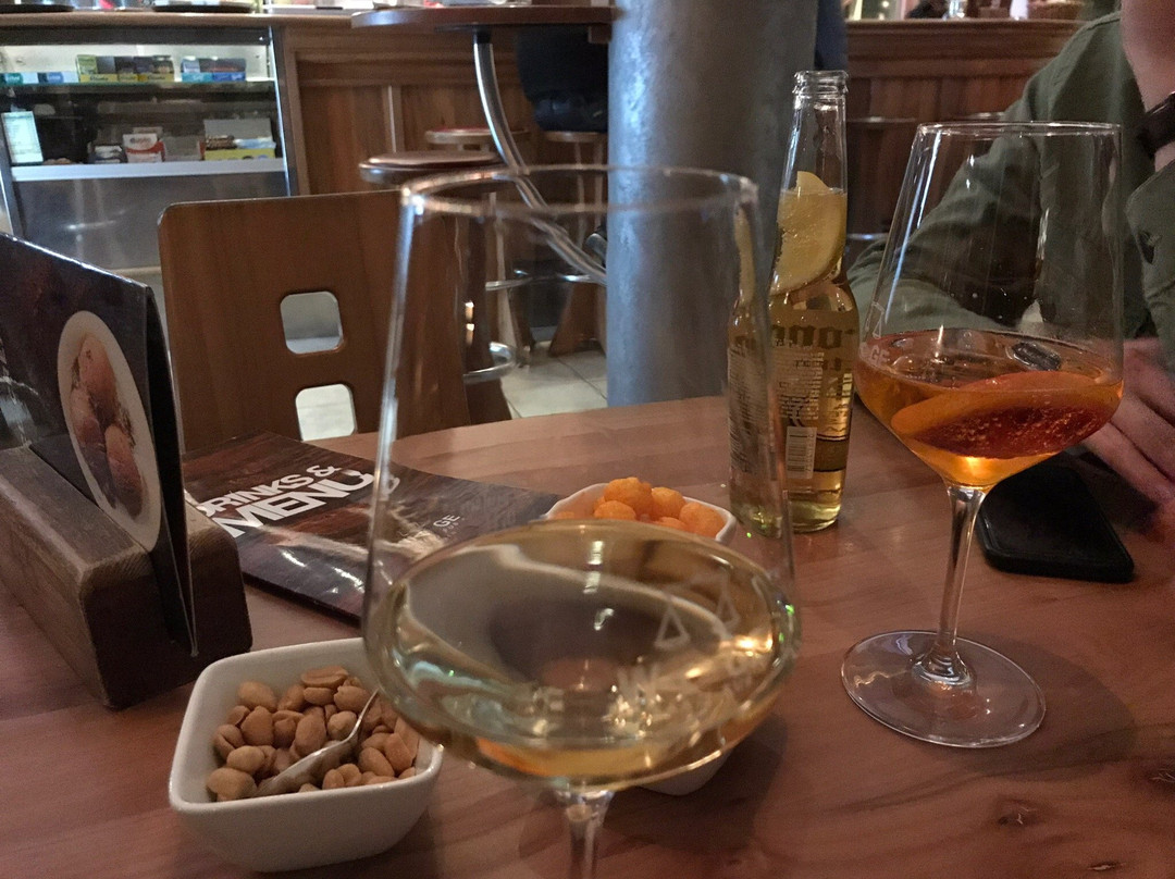 Eores旅游景点-Waage Pub