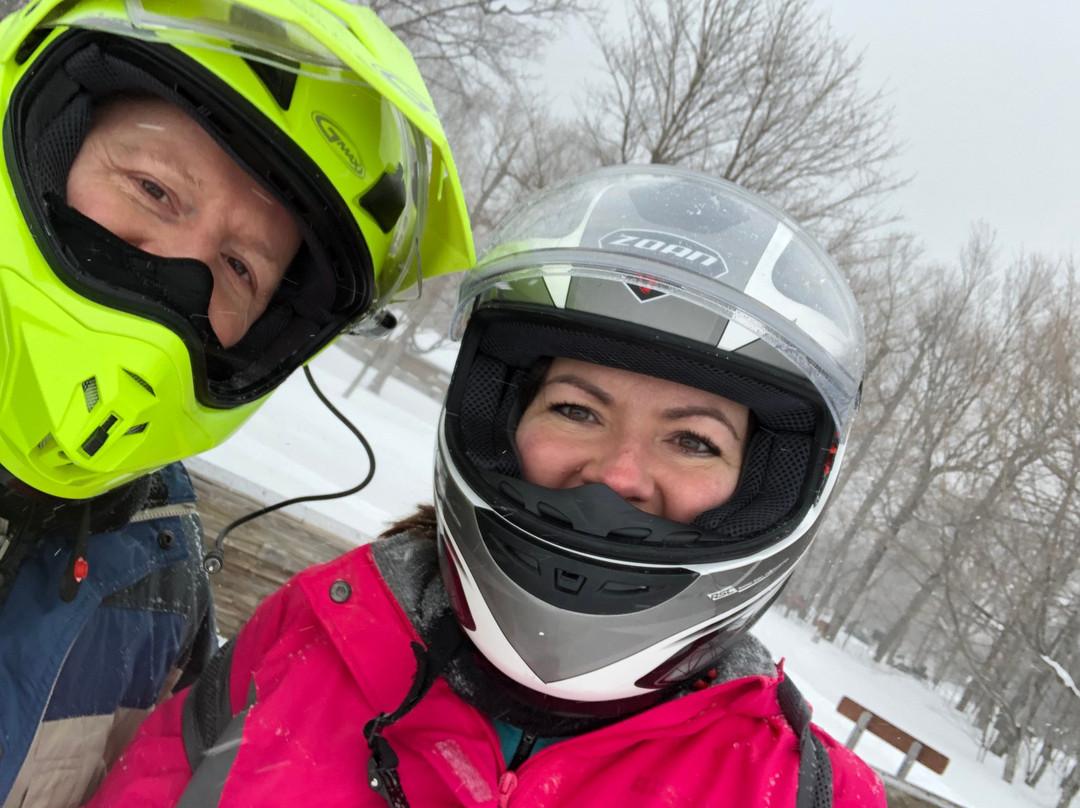 Munising Snowmobile Rentals-缪尼辛必去景点