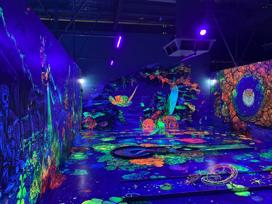 Glowing Rooms 3D Mini Golf, VR Escape Rooms & more-珀斯必去景点
