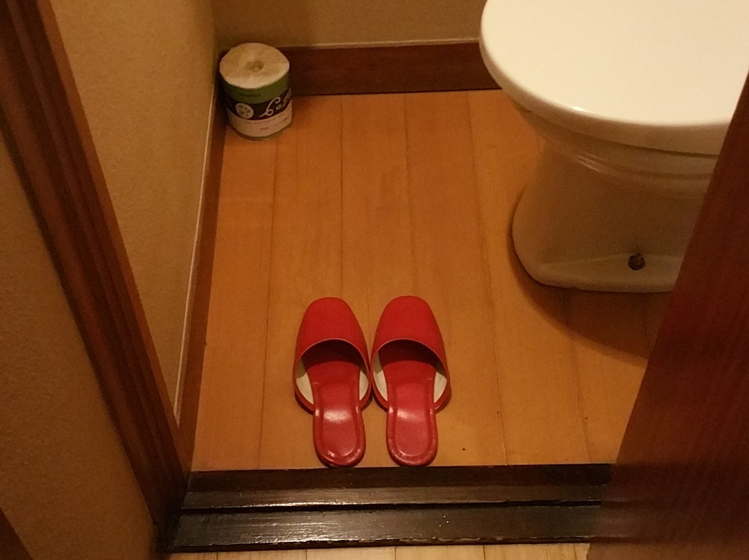 江户屋旅店主图