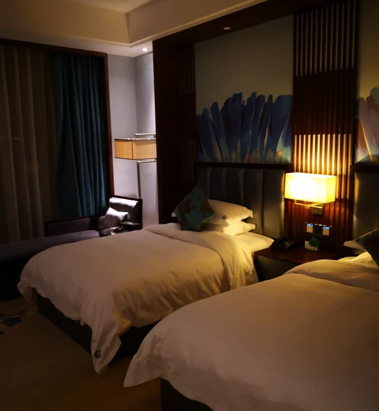 湖景国际酒店主图