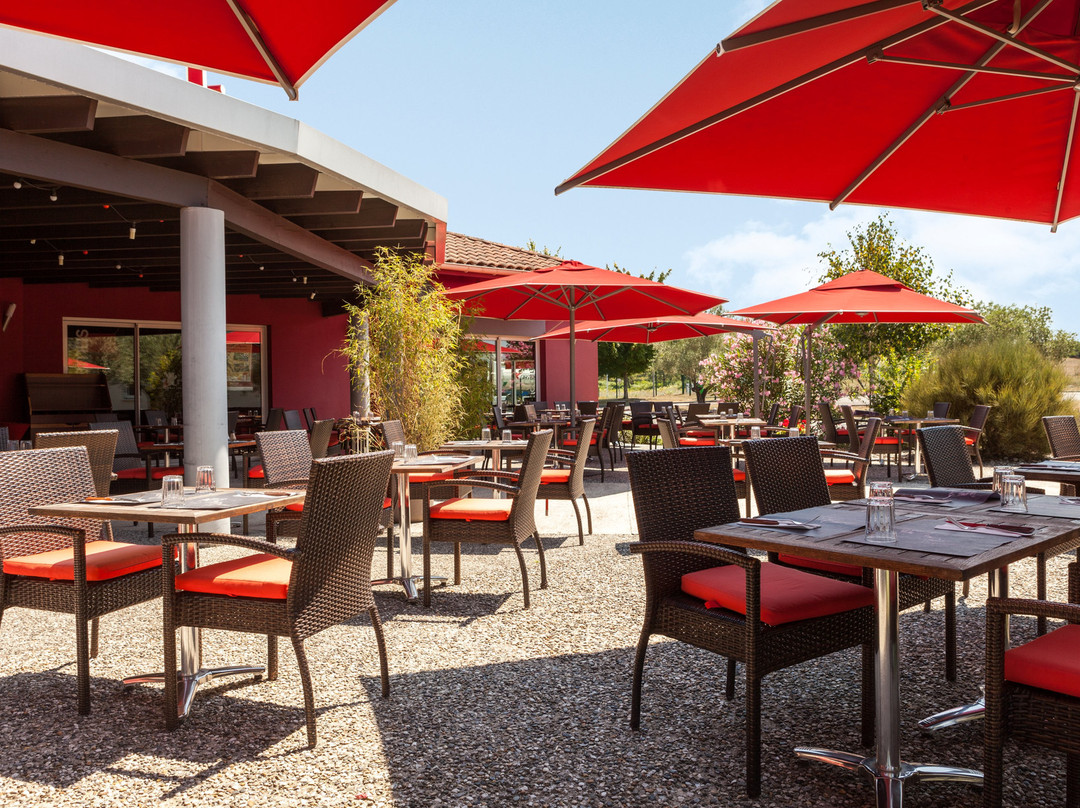 Hôtel Restaurant Les Bruyères主图